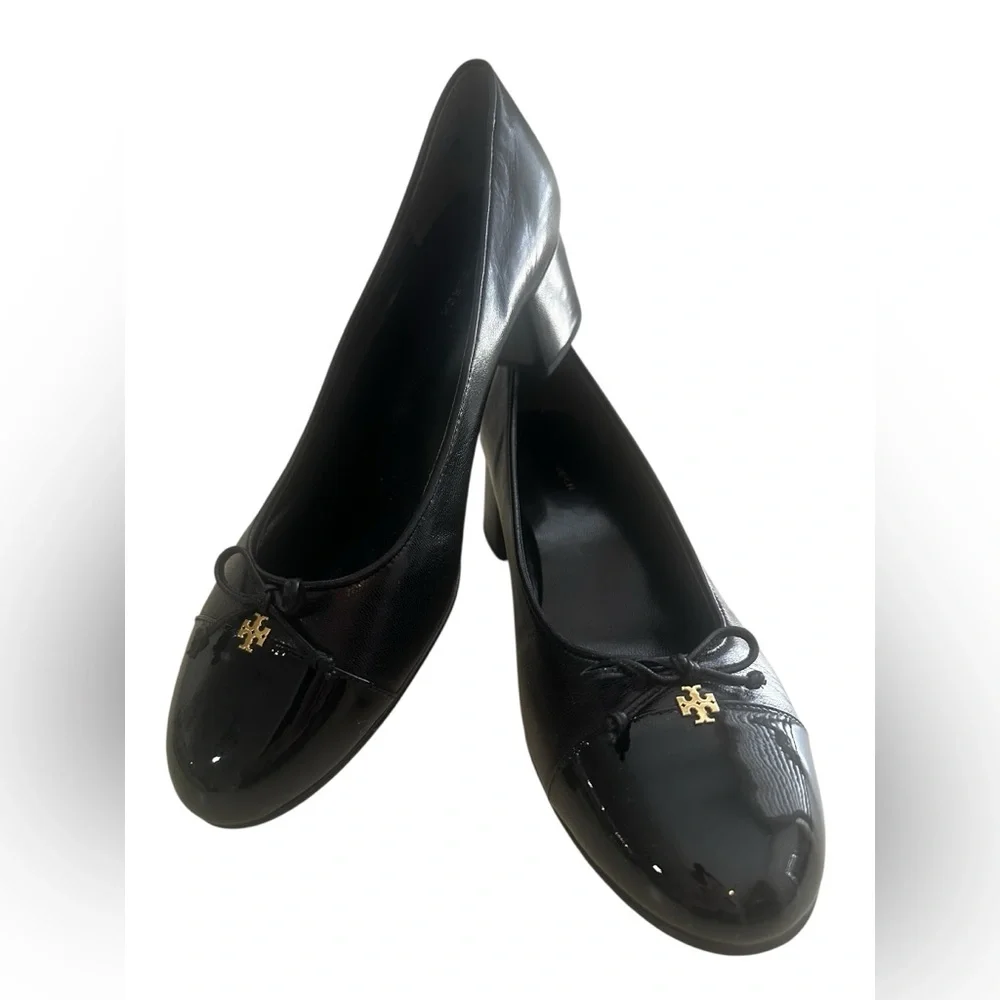 TORY BURCH BLACK CAP TOE PUMP HEEL | 8